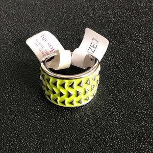 Lia Sophia fast track ring, size 7. NWT!